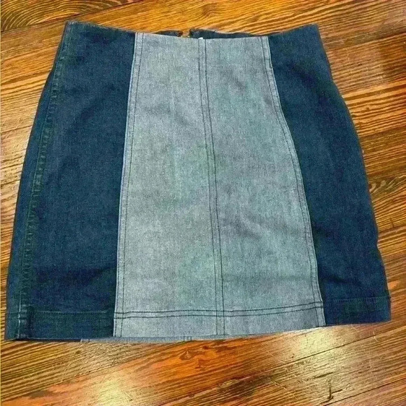 Free People Modern Femme Denim Mini Skirt Two Tone Blue Color Block Sz 4 - Picture 3 of 6